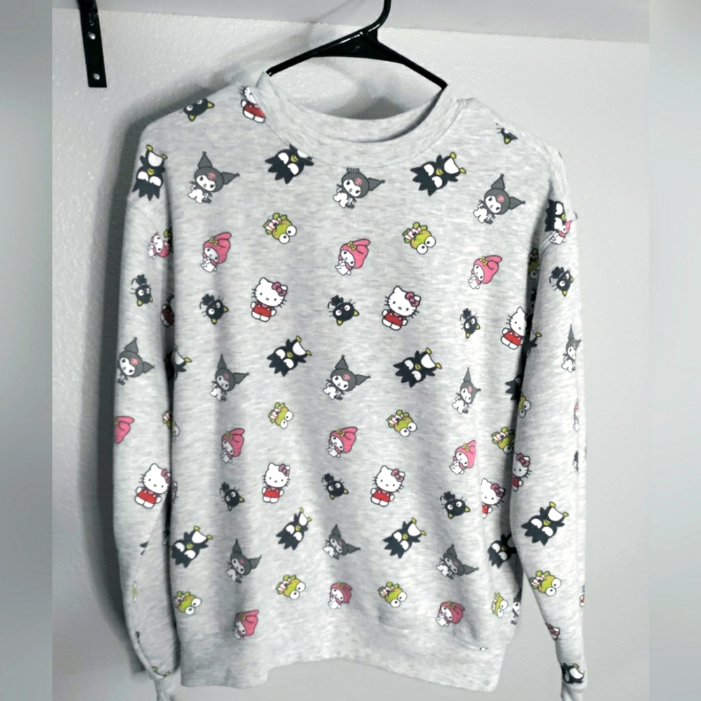 Woman Sario sweater size Small